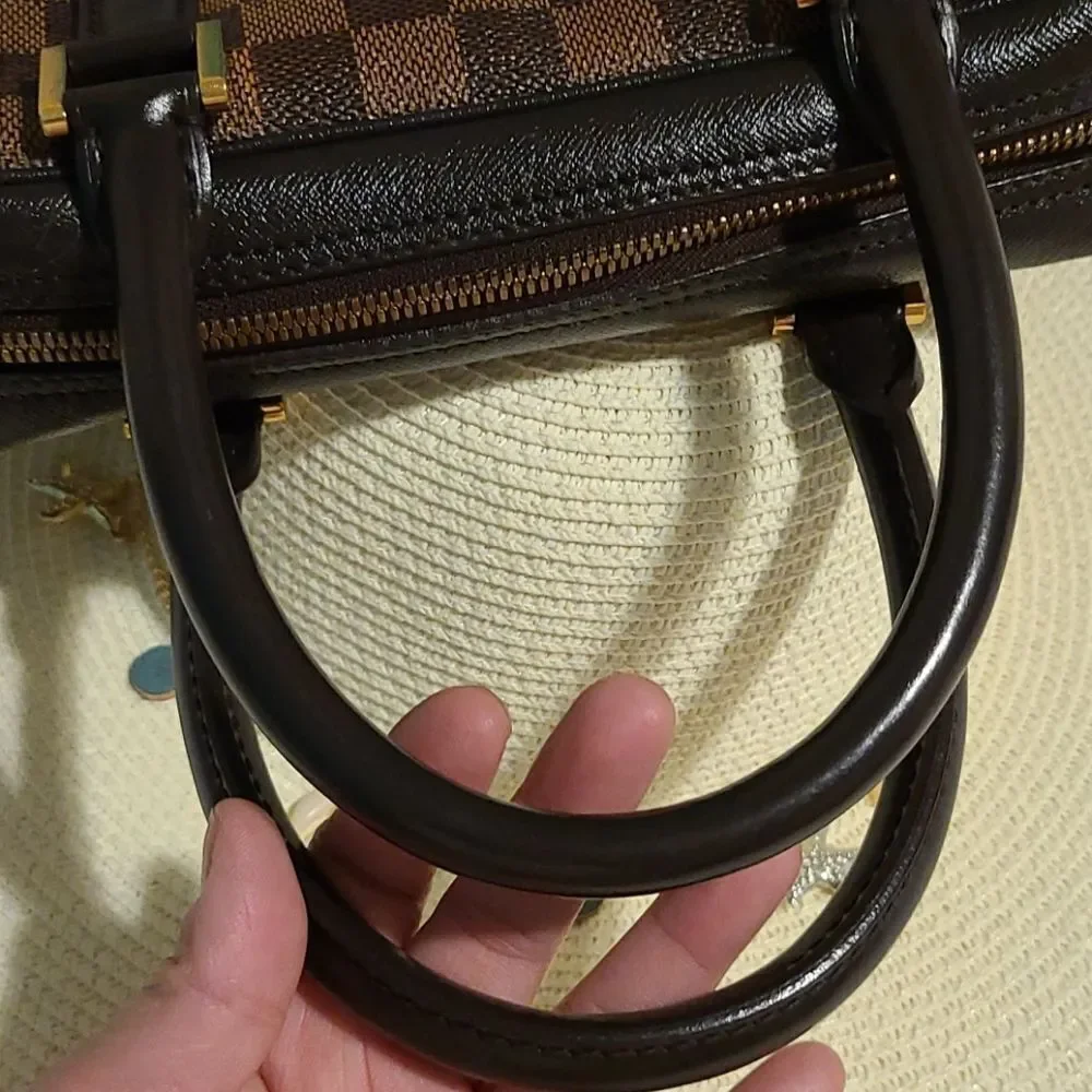 💯 Authentic Damier Louis Vuitton Brera 🍀